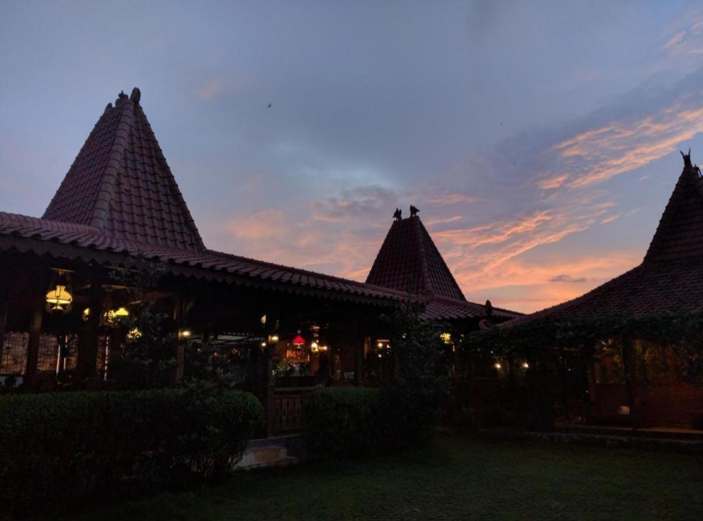 Joglo Ayem Tentrem Prambanan Esterno foto