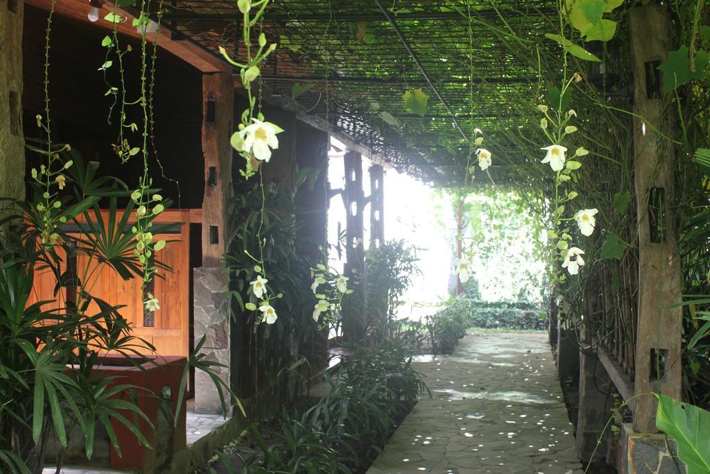 Joglo Ayem Tentrem Prambanan Esterno foto